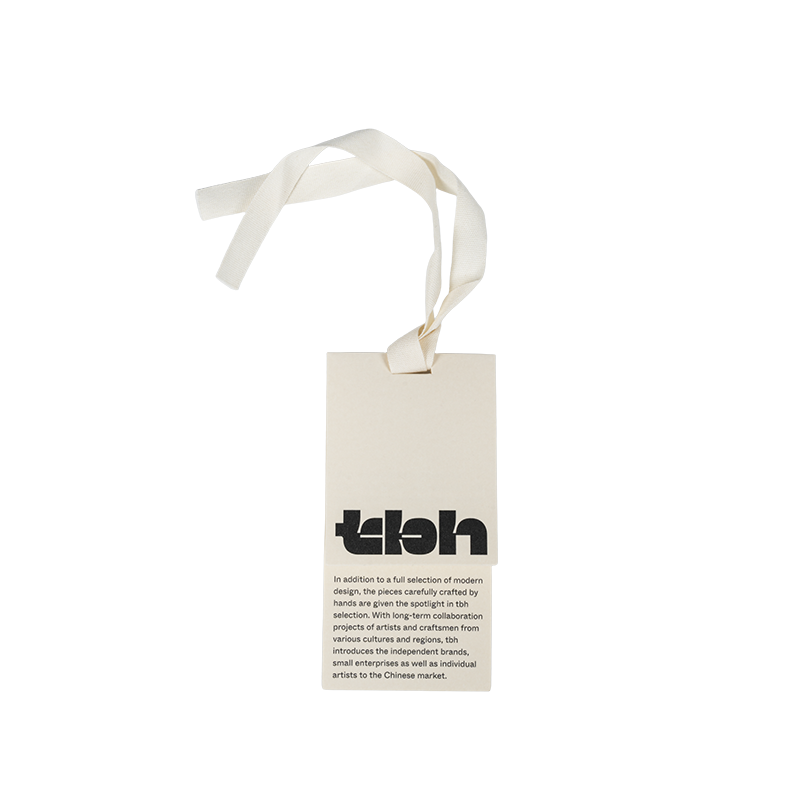 Etichette di cartone bianco a doppio strato per il confezionamento di indumenti