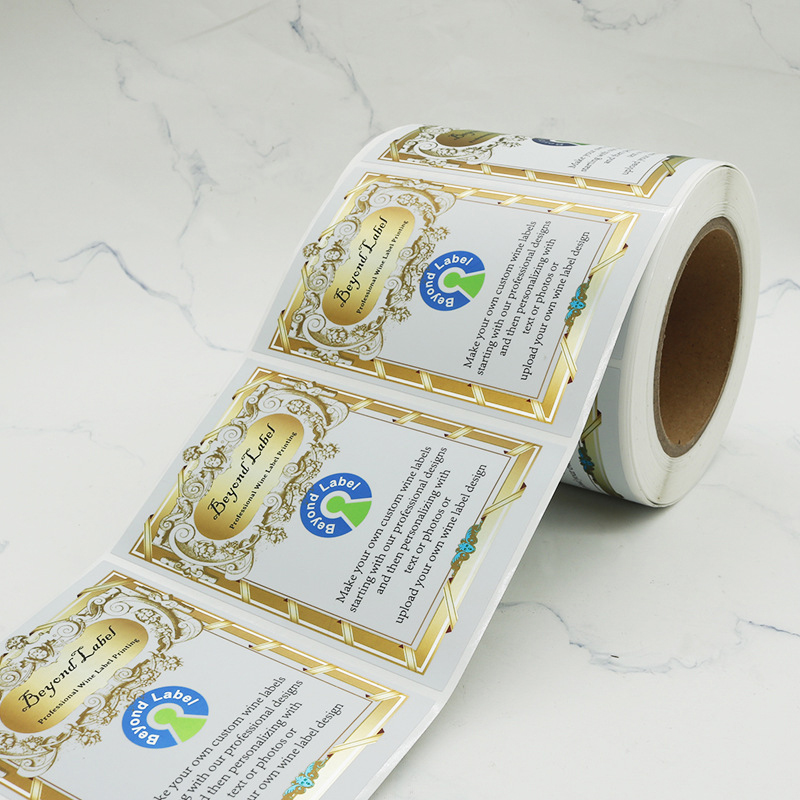 Etichetta della bottiglia di vino goffrata in lamina opaca