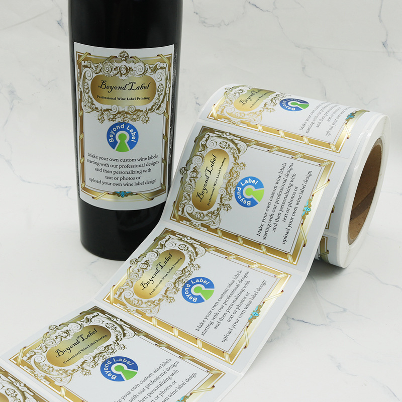 Etichetta della bottiglia di vino goffrata in lamina opaca