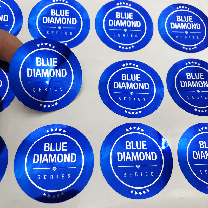 Etichetta della bottiglia di vino goffrata in lamina opaca