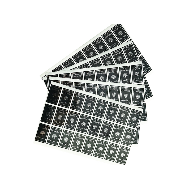 Etichetta della bottiglia di vino goffrata in lamina opaca