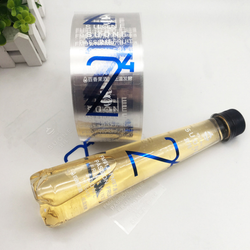 Etichetta della bottiglia di vino goffrata in lamina opaca