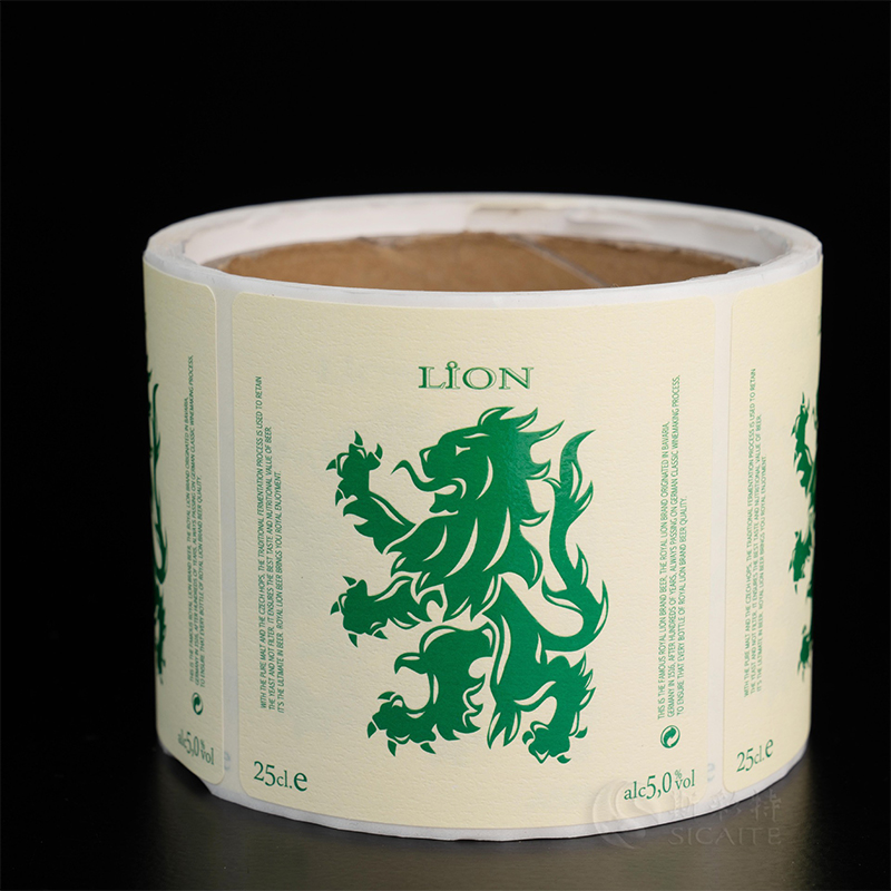 Etichetta della bottiglia di vino goffrata in lamina opaca